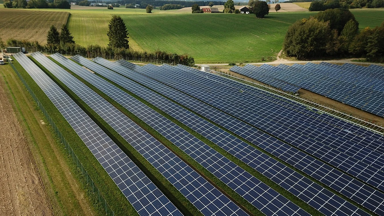 Parcuri de fotovoltaice pe câmp