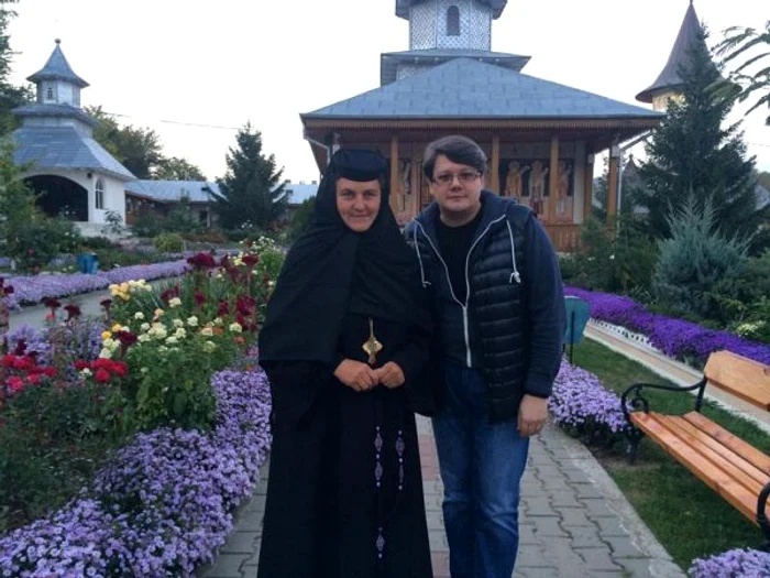 Fuego, la Manastirea Brazi