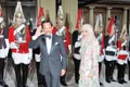 Sultanul din Brunei Hassanal Bolkiah (72 de ani)  Avere: 20 miliarde $ jpeg