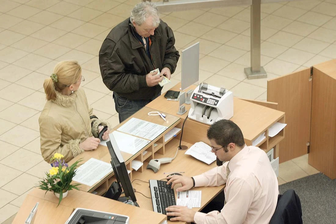 Pui Bani Deoparte? Iată Cele Mai Bune Depozite şi Conturi De Economii!