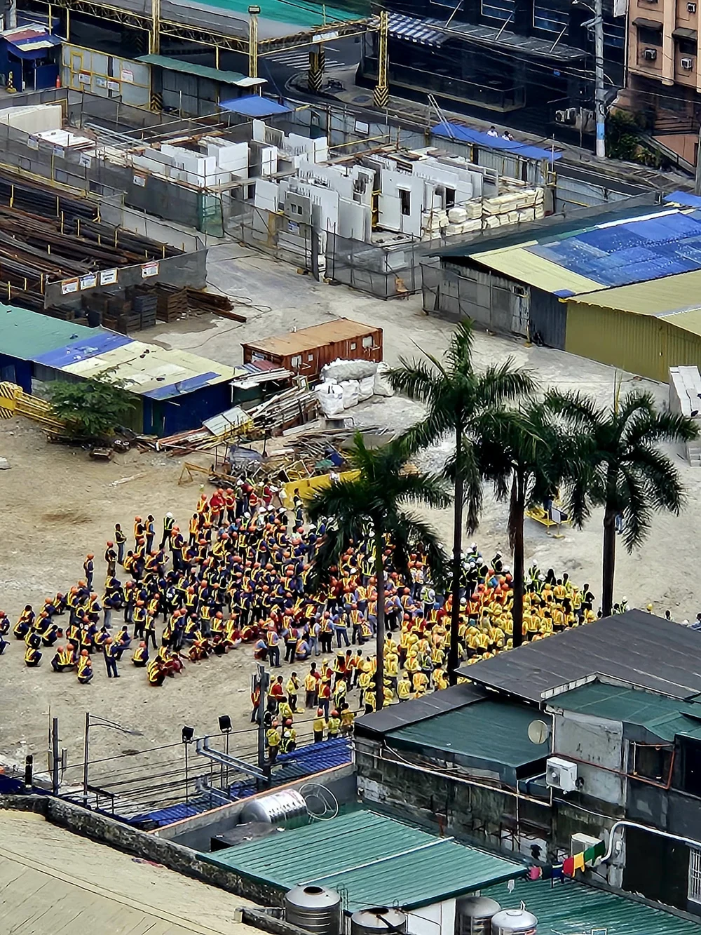 Firmele care recrutează muncitori străini cer revizuirea proiectului care impune garanții de 200.000 de euro