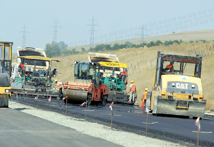 Eliberat după 10 ani de puşcărie pentru trafic de droguri, Claudiu Şatran  s-a căsătorit cu Carmen Bejan,  aflată încă după gratii