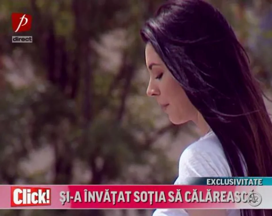 Bebeluşa Oana a învăţat să călărească