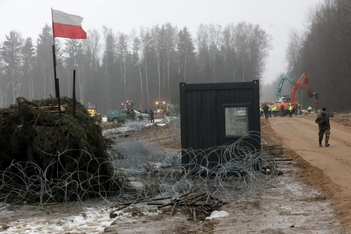 Construcţia zidului de la graniţa dintre Polonia şi Belarus / FOTO Arhivă / EPA-EFE