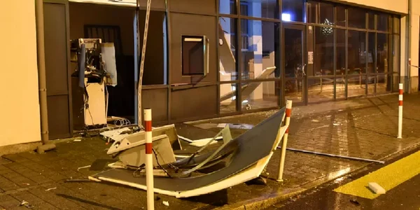 bancomat explodat elevetia foto politia canton st gallen jpg