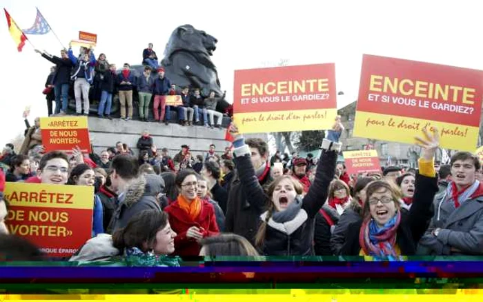 Circa 16.000 de persoane au participat la o manifestaţie împotriva avortului la Paris FOTO Reuters