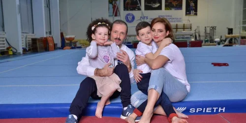 marius urzica si familia foto arhiva personala 