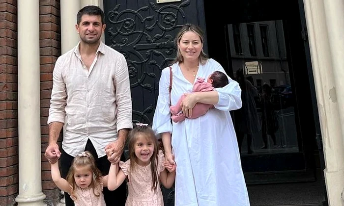 Laura Cosoi în formulă completă jpg