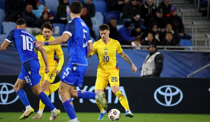 Andrei Rațiu (galben, stânga) a ajuns la capătul răbdării la națională (FOTO: Sportpictures)
