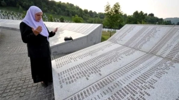 Masacrul de la Srebrenica încă naște controverse jpeg