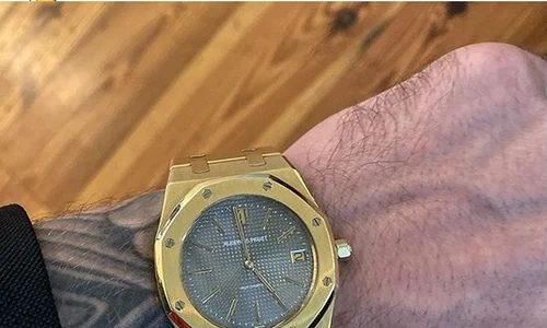 Ceasul pe care Justin Bieber şi l a luat ca dar de nuntă jpeg