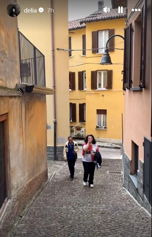 Delia Matache și-a luat părinții divorțați în vacanță în Italia / foto: Instagram