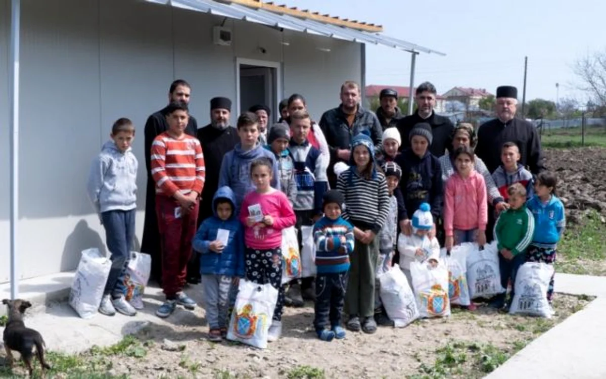 Casă nouă pentru trei copiii sărmani din Brăila FOTO pr Aurel Coman