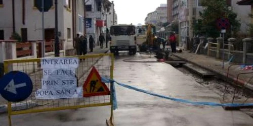 Târgu-Jiu: Şoferii trebuie să ocolească pe strada Popa Şapcă