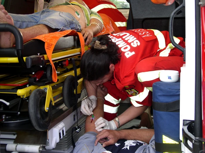 Echipajele de la Ambulanţă şi SMURD lucrează în regim de suprasolicitare Foto: Marius Mototolea