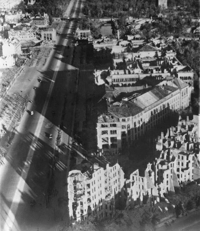 Colegiul Tehnic, transformat în 1946 în Universitatea Tehnică.