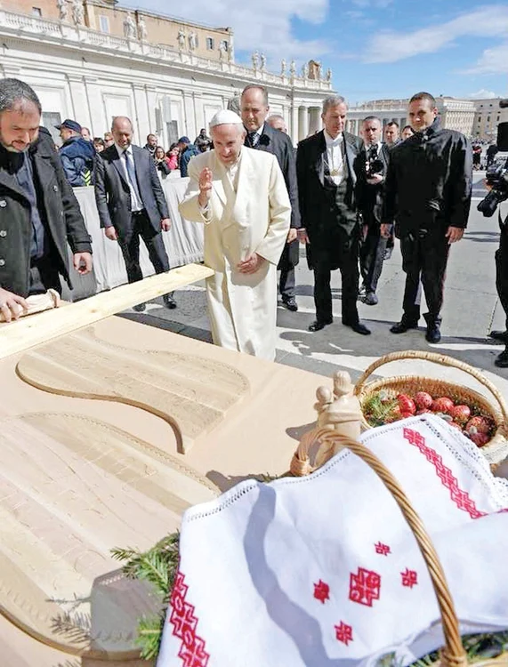 Papa a binecuvântat mâncarea. FOTOGRAFII: Facebook/ Degustarium