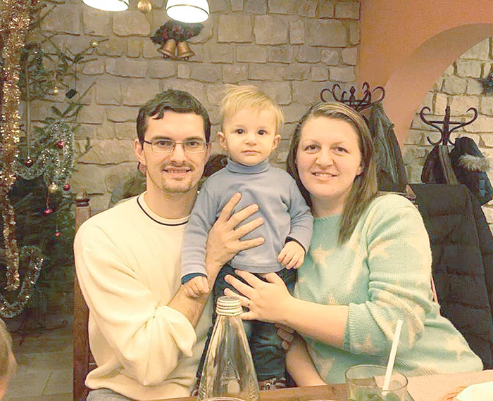 Florin şi Flavia Danci, împreună cu băieţelul lor