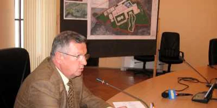Primarul Ovidiu Creţu, lângă planul Wonderland