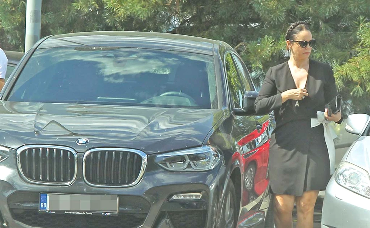 
    Încă de pe vremea când era soţia lui Ştefan Bănică Jr, “Zâna” este imaginea BMW în RomâniaFoto: Mihai Ionescu  