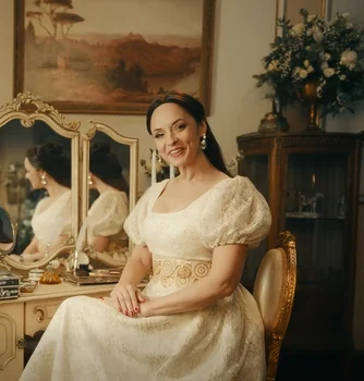 Andreea Marin e Zâna Bidgerton pentru Netflix. FOTO: captură de ecran