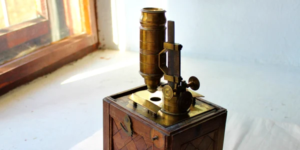 microscop batthyaneum2 jpg