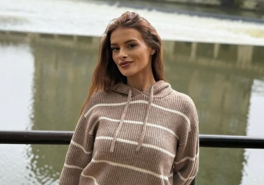Teodora a debutat într-un studio de videochat sub îndrumarea călăului ei: „Nu era ceva ce îmi plăcea foarte mult. Am fost câteva zile”