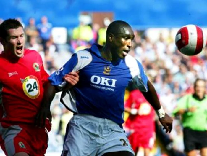 
    Sol Campbell a jucat la Portsmouth trimp de trei ani  