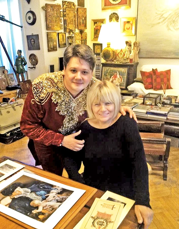 Fuego e fericit că designerul vestimentar Doina Levintza a acceptat să colaboreze cu el pentru concertele de Crăciunfoto: arhivă personală