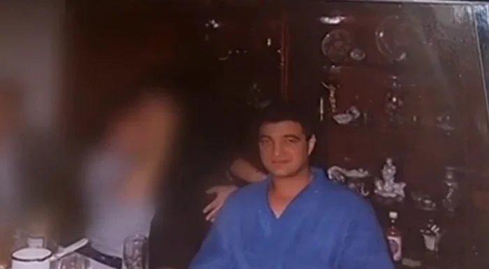 Un bărbat de 59 de ani care era divorțat și trăia singur de mulți ani și-a pus capăt zilelor, de disperarecaptură: Antena 3