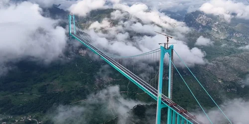 Podul Huajiang Grand Canyon din China va fi inaugurat in septembrie. FOTO X