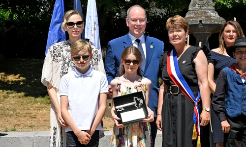 Prințesa Charlene, Prințul Albert și gemenii lor foto profimedia (4) jpg