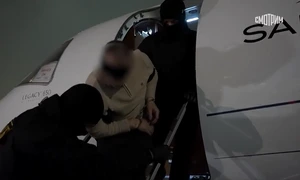 Suspectul în cazul tentativei de asasinat asupra generalului Vladimir Alekseiev, reținut în Dubai și extrădat în Rusia FOTO: captură video X/@Beefeater_Fella