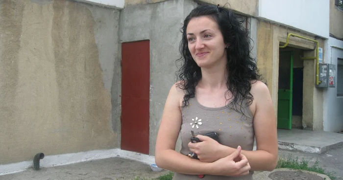 Nu ştiu cât de sigur este să ieşi pe stradă noaptea. O să fac în aşa fel încât să-mi iau şi eu pistol şi permis de port armă", spune Cati. 