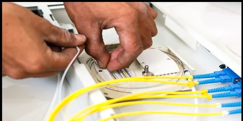 In interiorul unui cablu fibra optica tehnologie tipologie aplicatii jpg