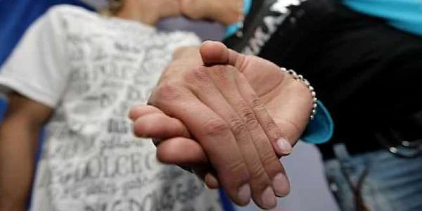 Gina şi Sorin iubesc la fel ca alţi tineri de vârsta lor