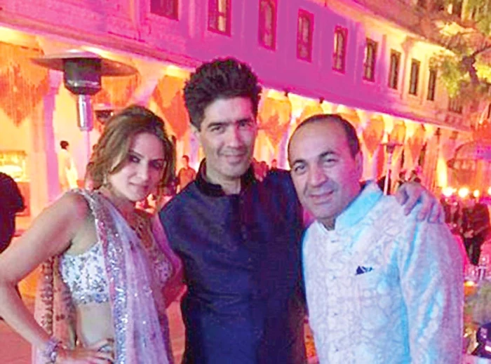 Mirii Sanjay Hinduja şi Anu Mirchandani (dreapta) au făcut nunta la palatul Jagmandir