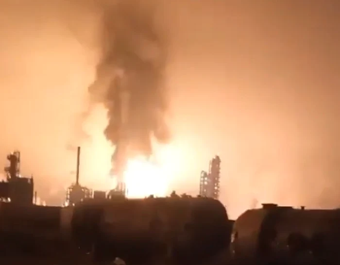 Atacul a provocat incendii la instalații energetice din Rusia FOTO Captură video
