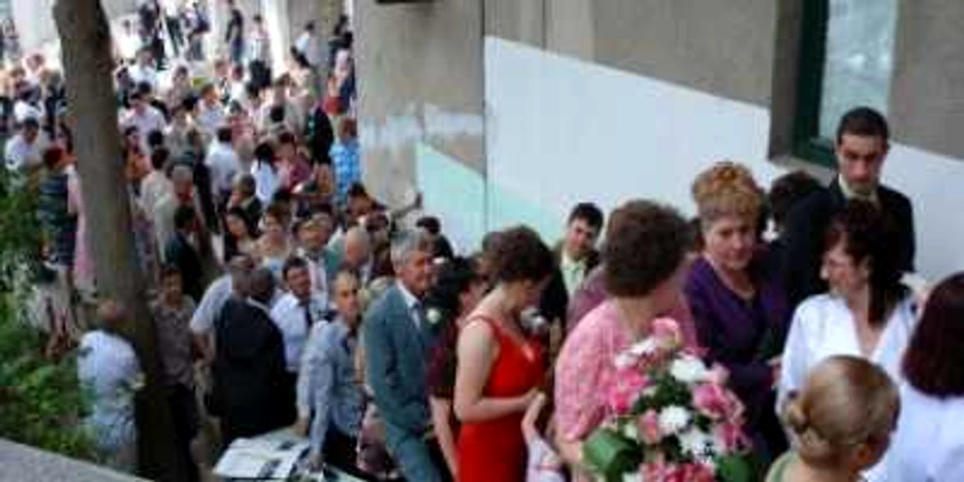 De trei ori mai multe căsătorii decât divorţuri
