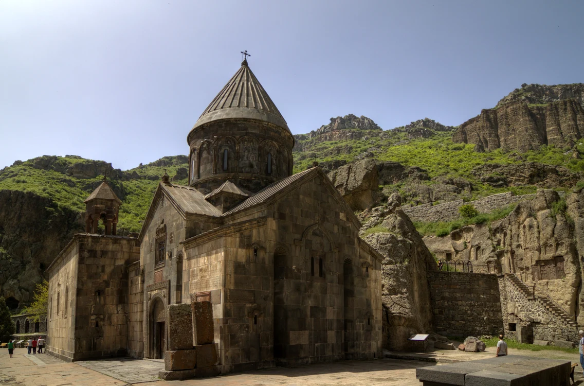 În Armenia sunt biserici și mănăstiri foarte vechi
