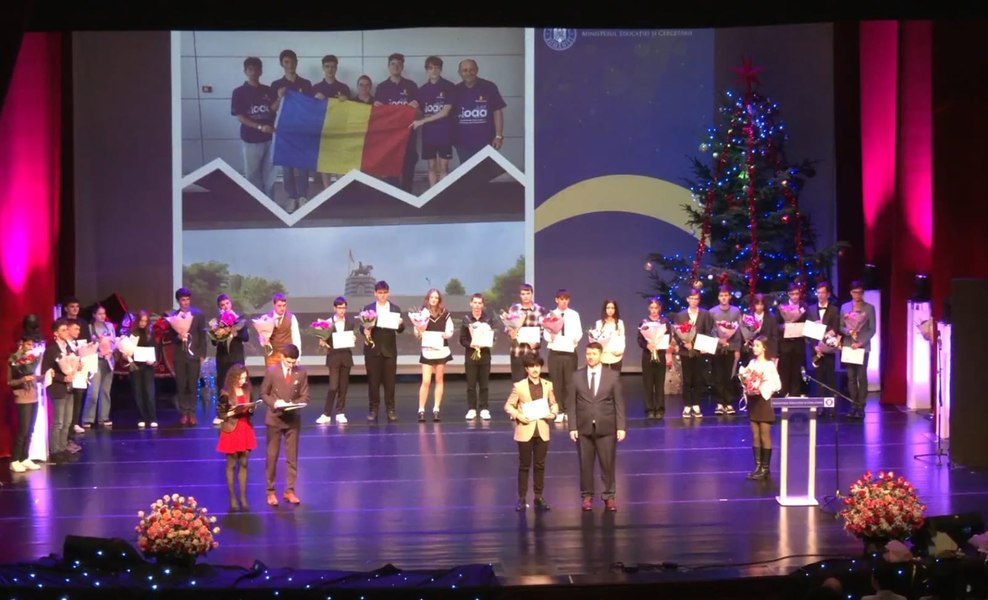 Campionii Educației, premiați de ministrul David. 157 de elevi medaliați la olimpiade internaționale, celebrați într-o gală specială