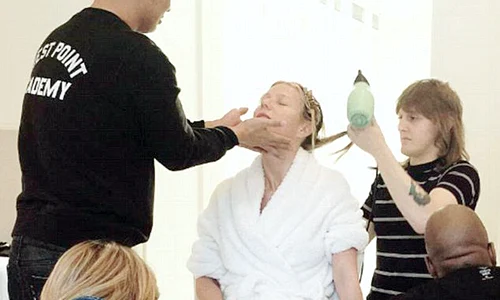 Diva şi a angajat un expert în  cosmetică personal jpeg
