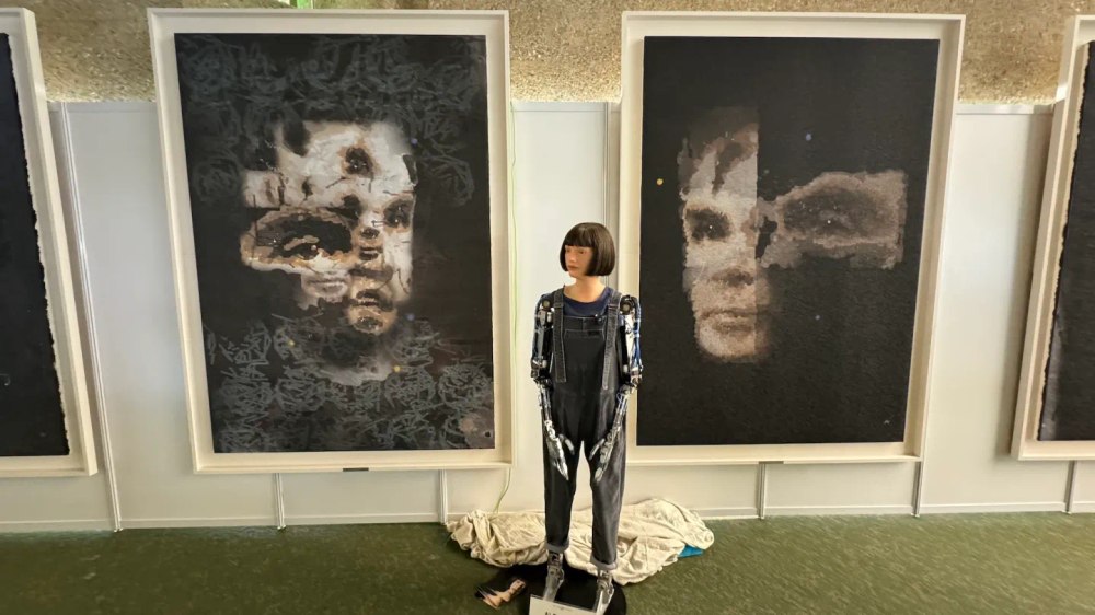 Inteligența artificială creează artă. Suma uriașă cu care s-a vândul primul tablou realizat de un „pictor” robot
