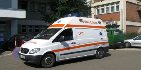 Cei doi răniţi au fost trasportaţi la spital foto Arhivă