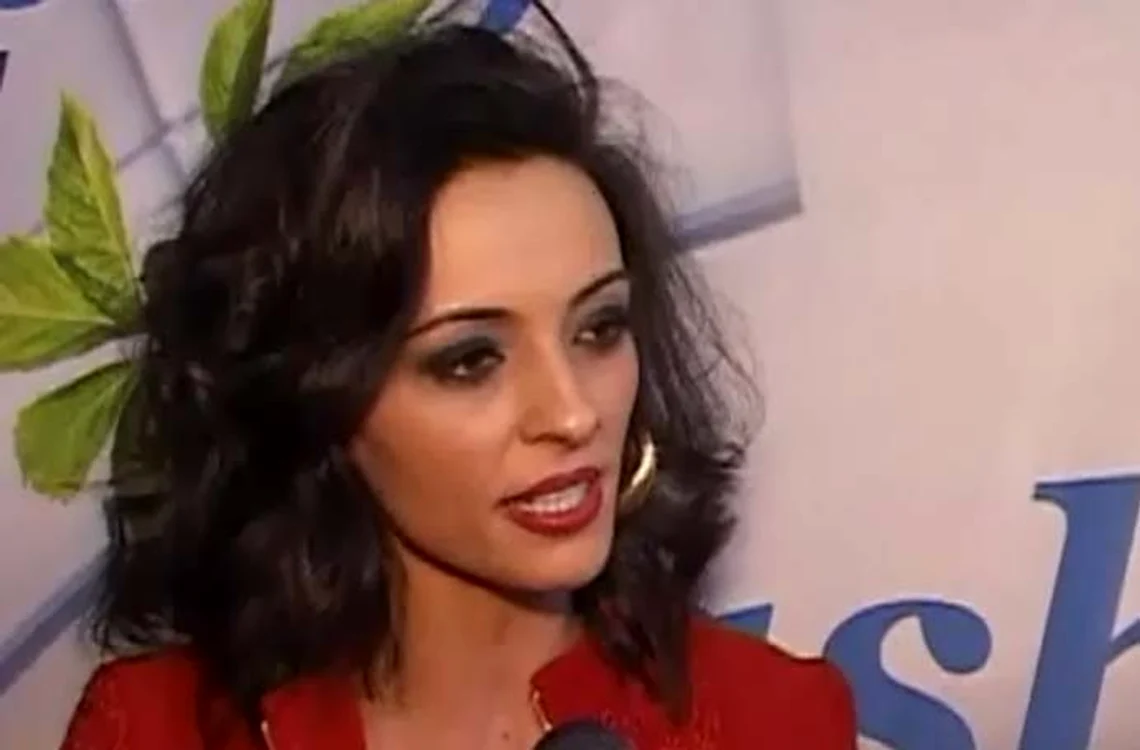 Cosmina Păsărin nu spune «NU» operaţiilor estetice Foto: Captură Prima TV