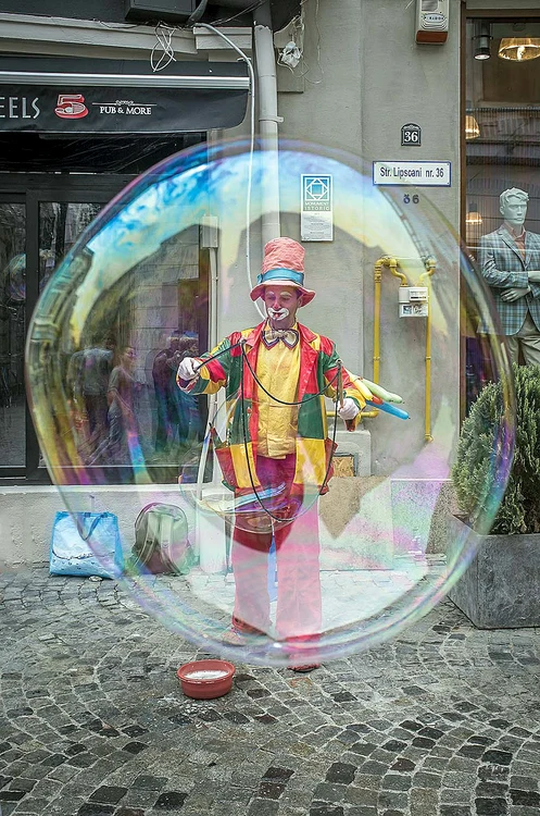 Aceasta e una dintre fotografiile expuse Foto: Aeroportul Internaţional Henri Coandă