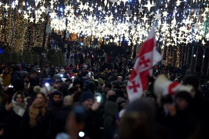 Mii de oameni din nou în stradă în Georgia FOTO: X