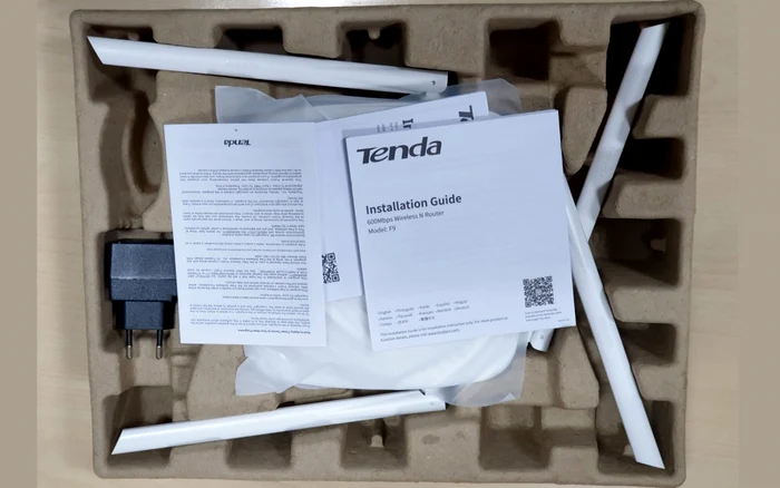 Router Tenda F9 FOTO Adrian Pogîngeanu