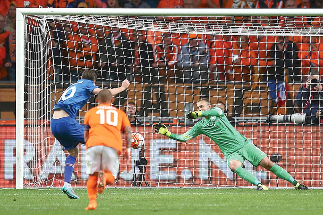 
    Islanda a marcat din penalty golul victorieiFoto: AP  