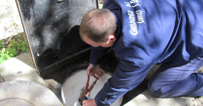Zeci de blocuri au fost debranşate de la reţeaua de alimentare cu apă în acest an